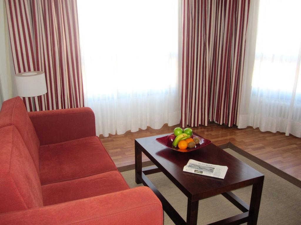 B&B Hotel Віго Екстер'єр фото