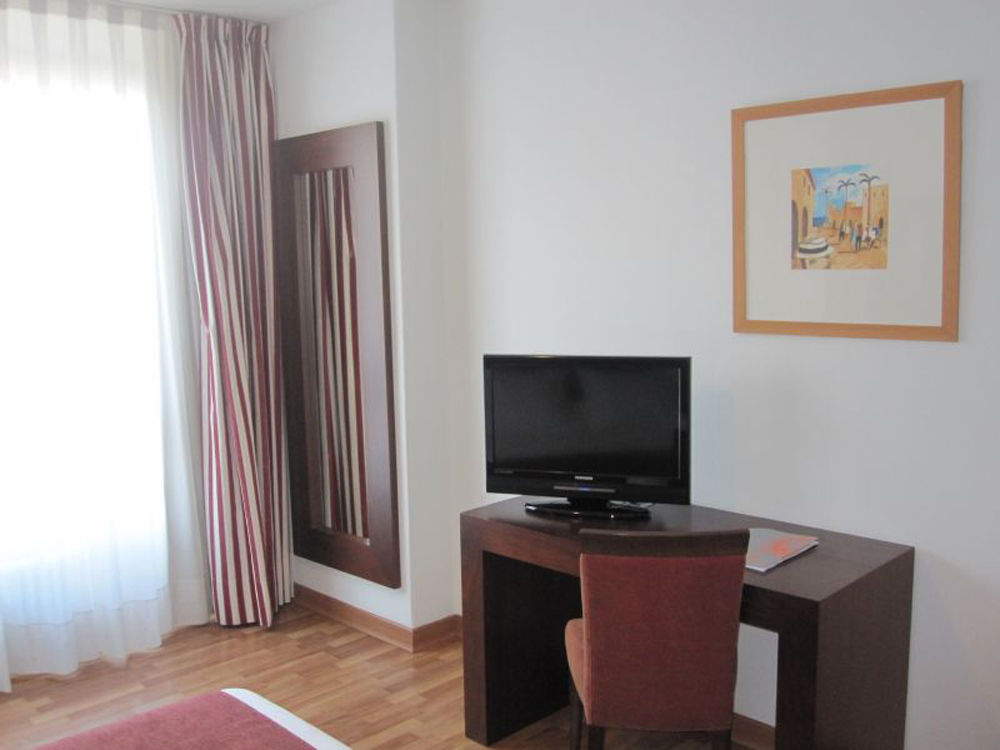 B&B Hotel Віго Екстер'єр фото
